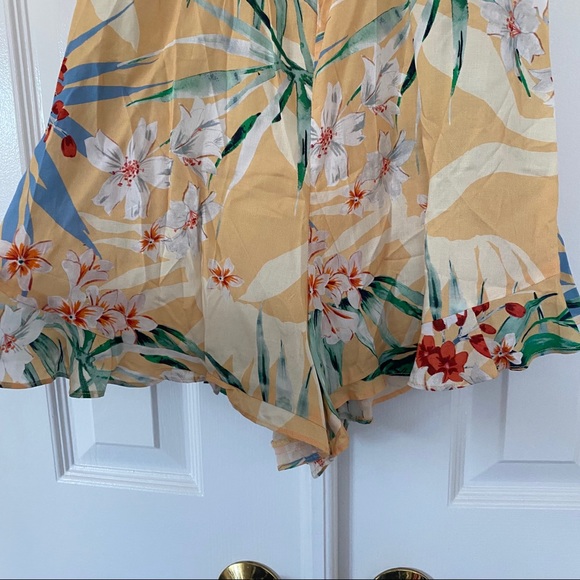 FINDERS KEEPERS Paradise Tropical Playsuit Romper - Picture 6 of 10